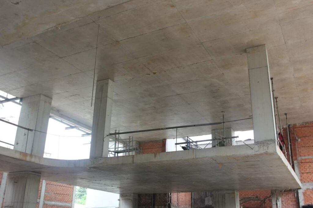 xây tường trên sàn không có dầm
